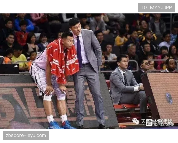 谢联伤病潮持续恶化,主帅排兵布阵捉襟见肘,球队前景蒙上阴影 谢联伤病潮持续恶化,主帅排兵布阵捉襟见肘,球队前景蒙上阴影