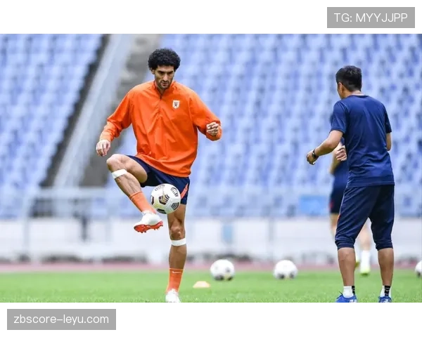 奥坎波斯进攻创造力飙升，助球队强势冲击联赛冠军