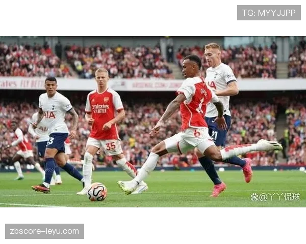 热刺与阿森纳近期表现对比:北伦敦德比竞争态势持续升级 热刺与阿森纳近期表现对比:北伦敦德比竞争态势持续升级